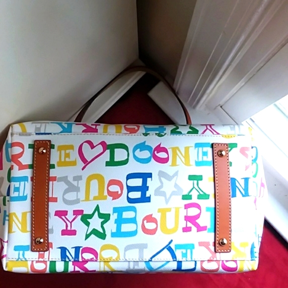 🎁 NEW Dooney & Burke Rainbow Design Large Travel Bag Tote/ Dust Cover - Picture 7 of 13